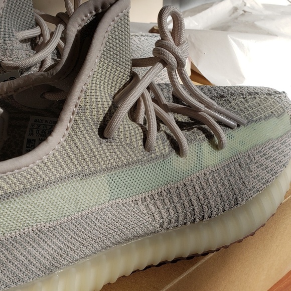 ****SOLD****Yeezy boost 350 Citrin - Picture 7 of 8